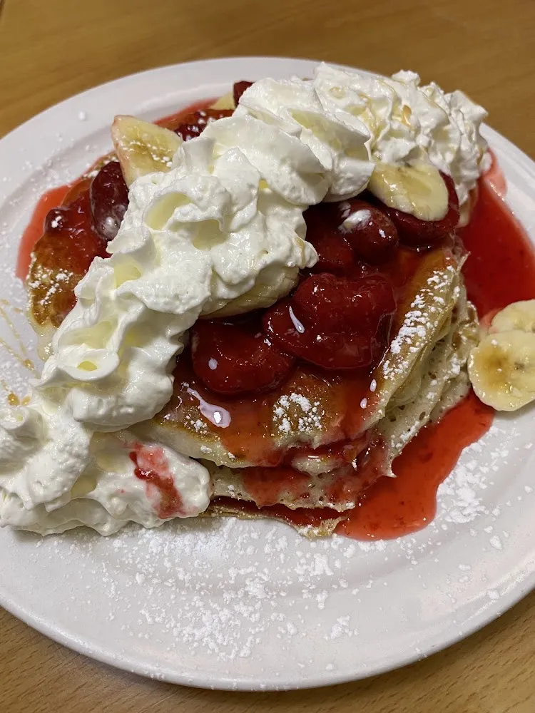 Pancakes with Strawberries and Whipped Cream